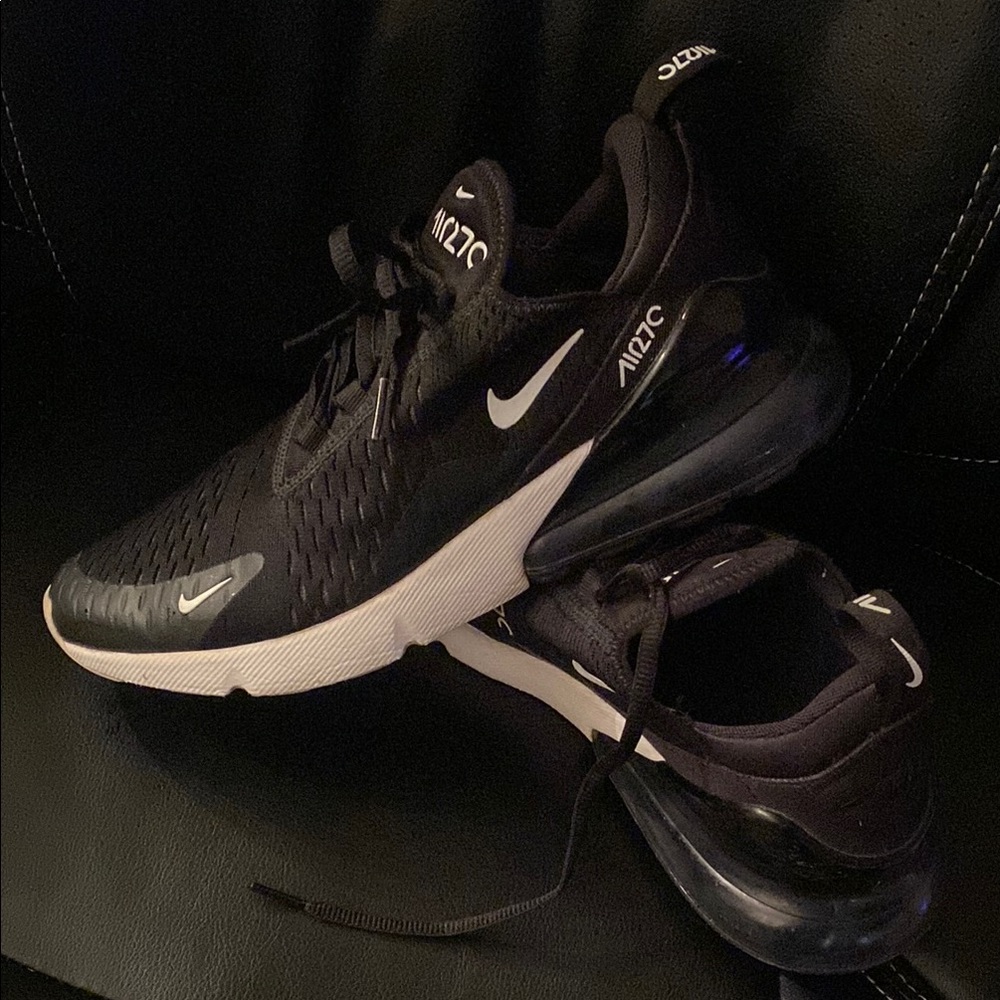 Nike Black Air Max 270 Athletic Shoes with Streamlined Design